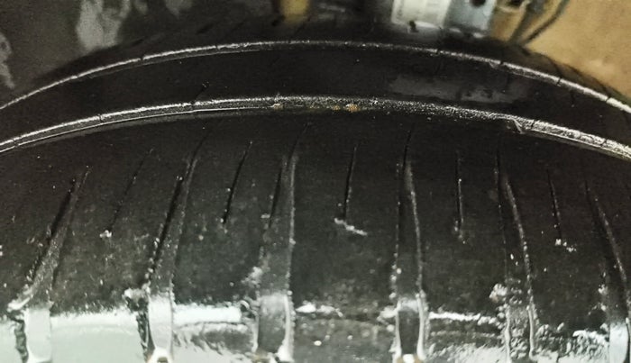 2013 Volkswagen Polo HIGHLINE DIESEL, Diesel, Manual, 86,236 km, Left Front Tyre Tread