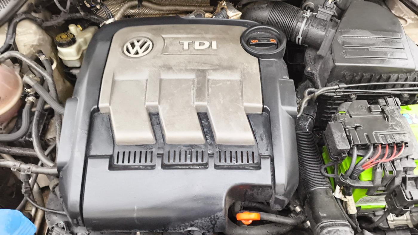 2013 Volkswagen Polo HIGHLINE DIESEL, Diesel, Manual, 86,236 km, Engine View