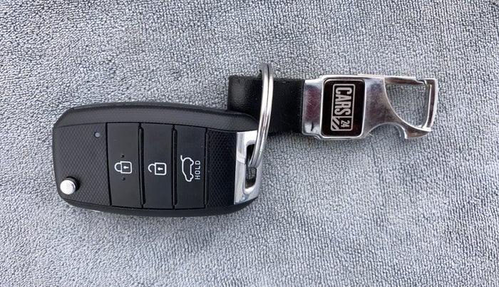 2020 KIA SONET HTK G1.2 MT, Petrol, Manual, 15,658 km, Key Close Up