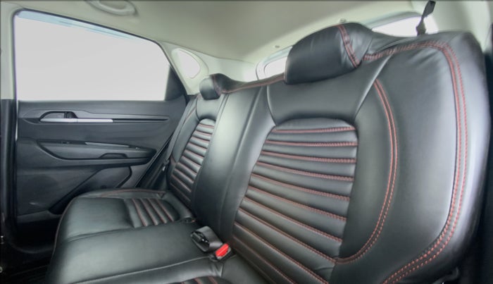 2020 KIA SONET HTK G1.2 MT, Petrol, Manual, 15,658 km, Right Side Rear Door Cabin