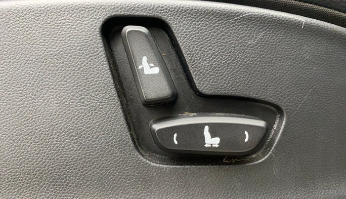 2023 MG HECTOR PLUS SAVVY PRO 1.5 TURBO CVT 6 STR, Petrol, Automatic, 36,596 km, Driver Side Adjustment Panel