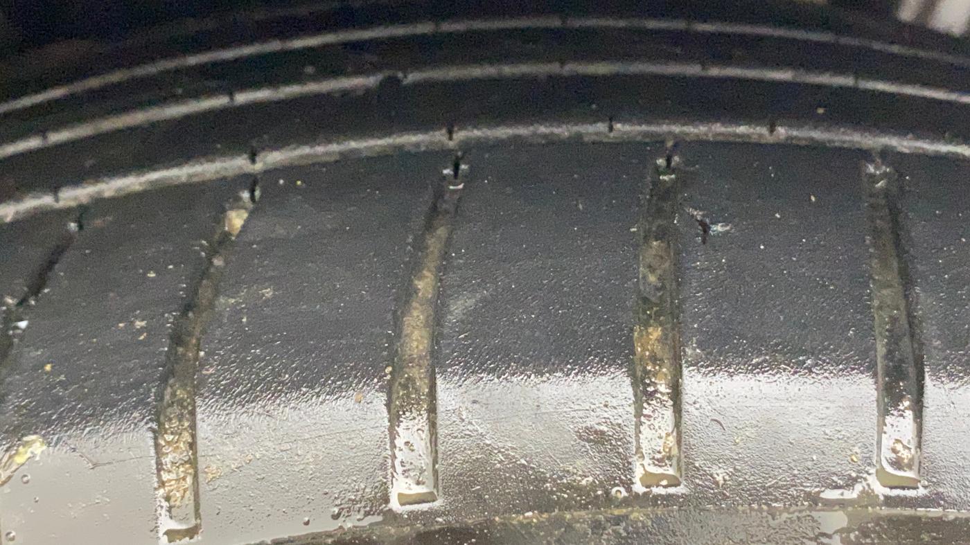 2023 MG HECTOR PLUS SAVVY PRO 1.5 TURBO CVT 6 STR, Petrol, Automatic, 36,596 km, Left Front Tyre Tread