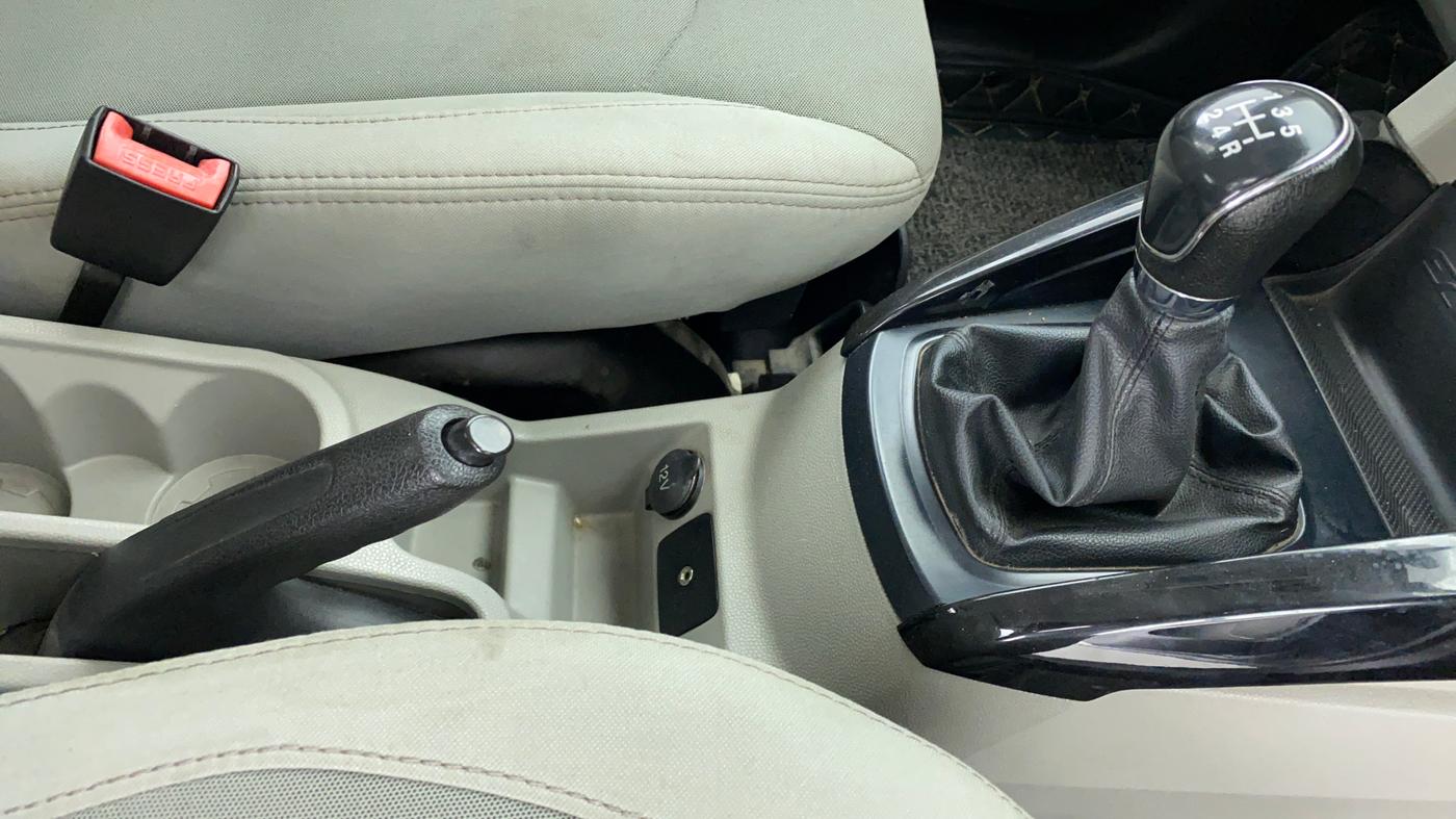 2016 Ford Ecosport 1.5 TREND TDCI, Diesel, Manual, 40,107 km, Gear Lever