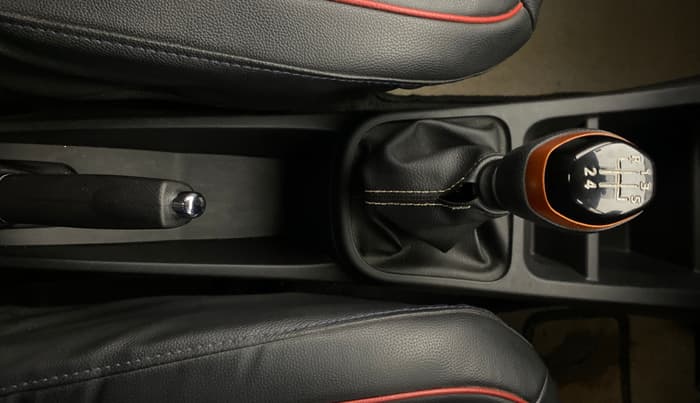 2021 Renault Kwid CLIMBER 1.0 (O), Petrol, Manual, 35,523 km, Gear Lever
