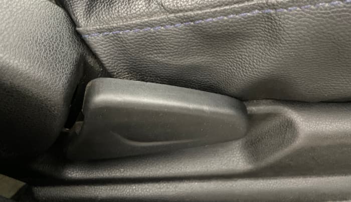 2021 Renault Kwid CLIMBER 1.0 (O), Petrol, Manual, 35,523 km, Driver Side Adjustment Panel