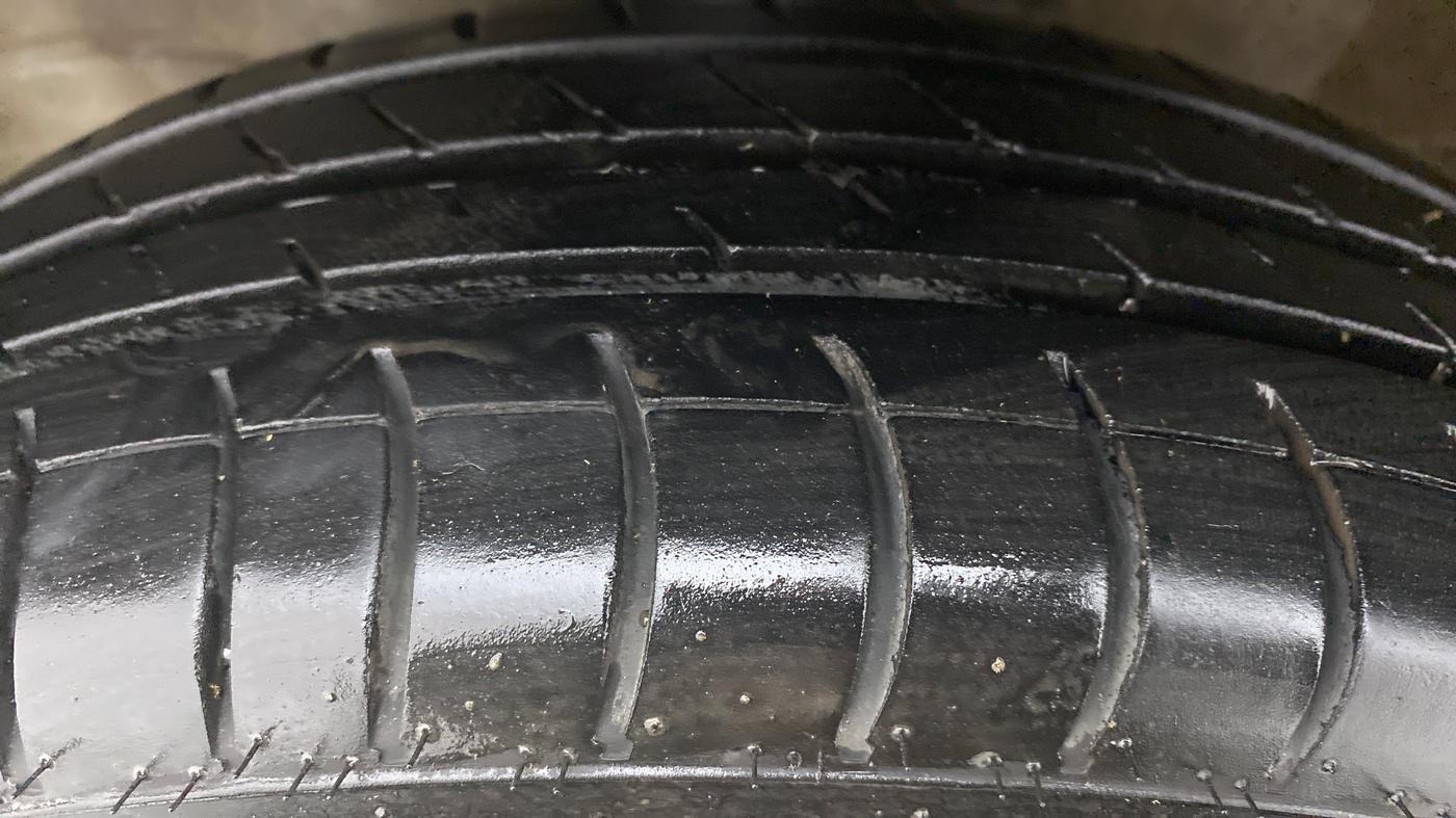2015 Maruti Wagon R 1.0 VXI, Petrol, Manual, 52,756 km, Left Front Tyre Tread