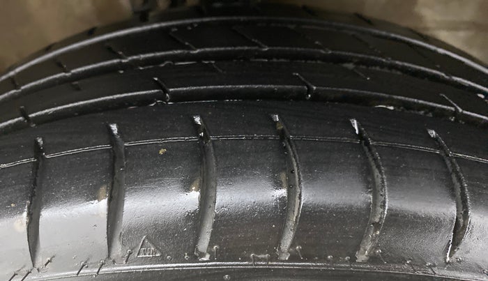 2015 Maruti Wagon R 1.0 VXI, Petrol, Manual, 52,756 km, Right Front Tyre Tread
