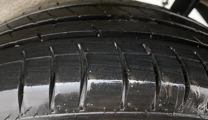 2015 Maruti Wagon R 1.0 VXI, Petrol, Manual, 52,756 km, Left Rear Tyre Tread