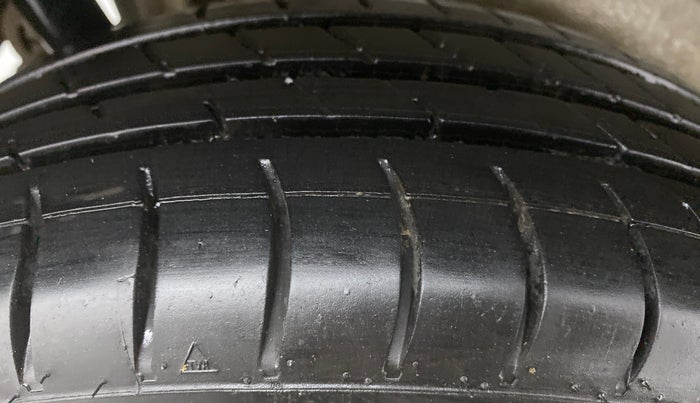2015 Maruti Wagon R 1.0 VXI, Petrol, Manual, 52,756 km, Right Rear Tyre Tread
