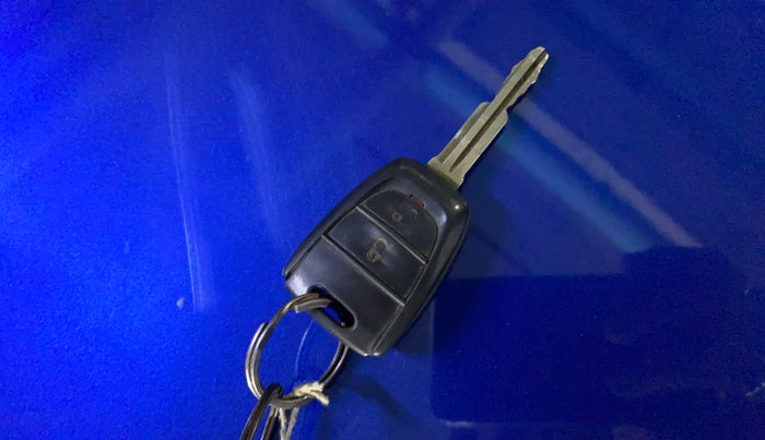 2016 Hyundai Eon SPORTZ, Petrol, Manual, 23,594 km, Key Close Up