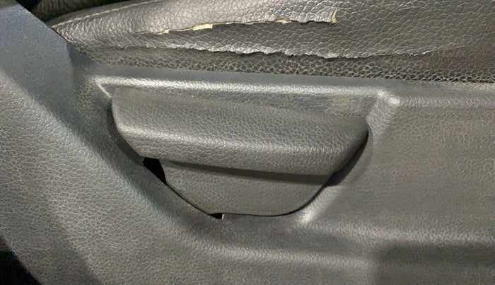 2016 Hyundai Eon SPORTZ, Petrol, Manual, 23,594 km, Driver Side Adjustment Panel