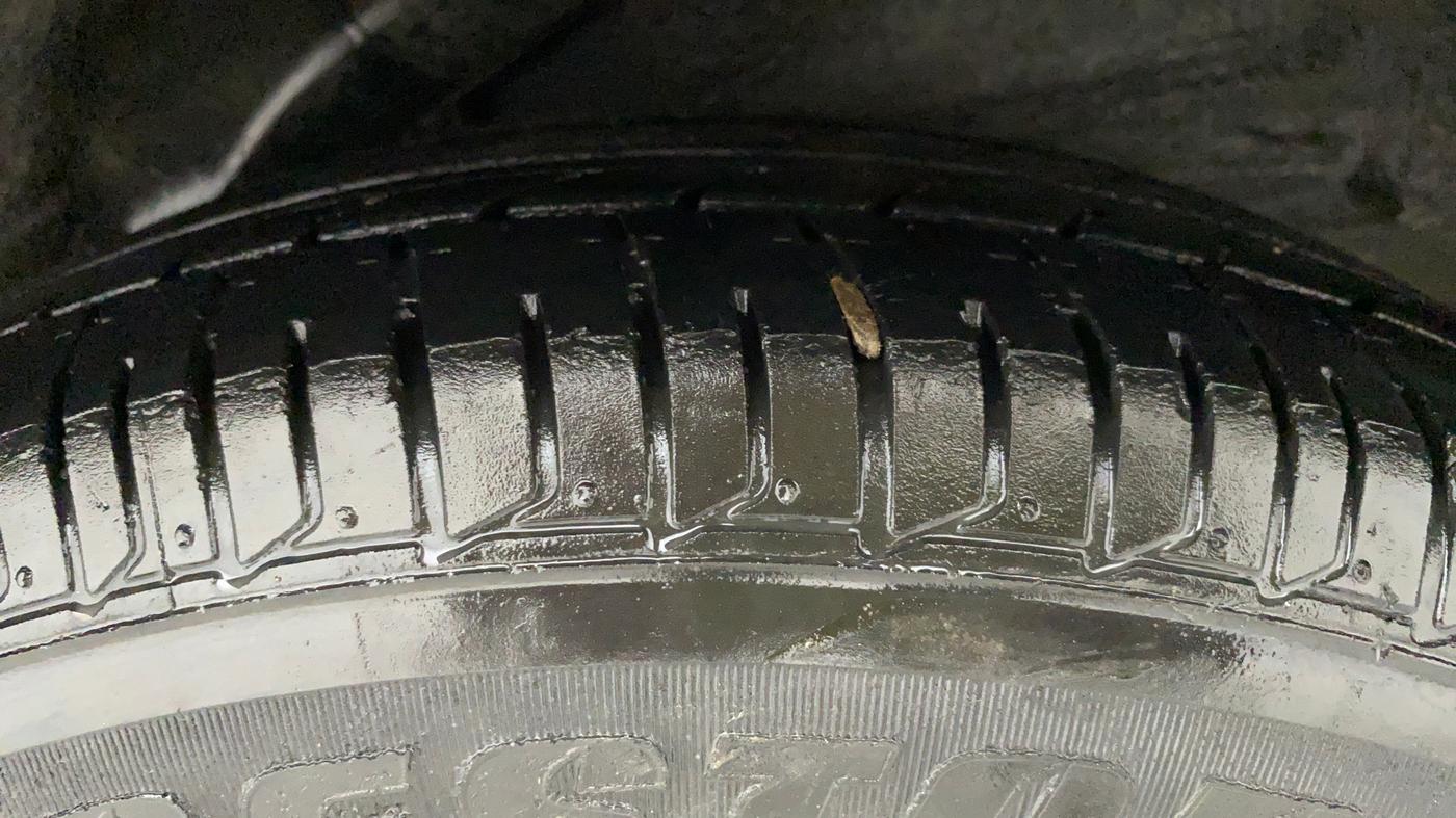 2010 Hyundai i10 MAGNA 1.2, Petrol, Manual, 28,803 km, Left Rear Tyre Tread