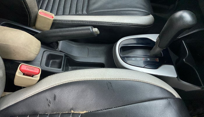 2018 Honda Jazz 1.2L I-VTEC V CVT, Petrol, Automatic, 61,710 km, Gear Lever