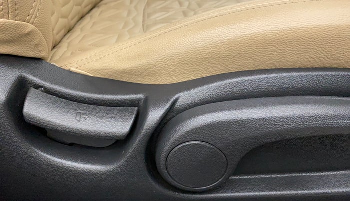 2019 Hyundai Elite i20 SPORTZ PLUS 1.2, Petrol, Manual, 26,284 km, Driver Side Adjustment Panel