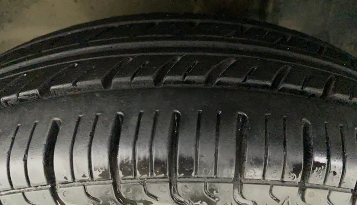 2013 Maruti Alto 800 LXI, Petrol, Manual, 56,674 km, Left Front Tyre Tread