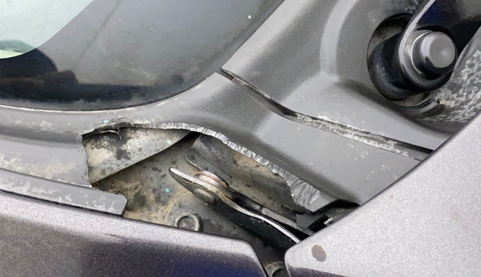 2017 Maruti Alto 800 LXI CNG, CNG, Manual, 68,031 km, Bonnet (hood) - Cowl vent panel has minor damage