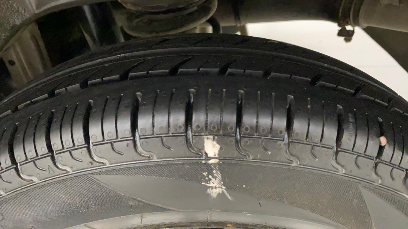2017 Maruti Alto 800 LXI CNG, CNG, Manual, 68,031 km, Left Rear Tyre Tread