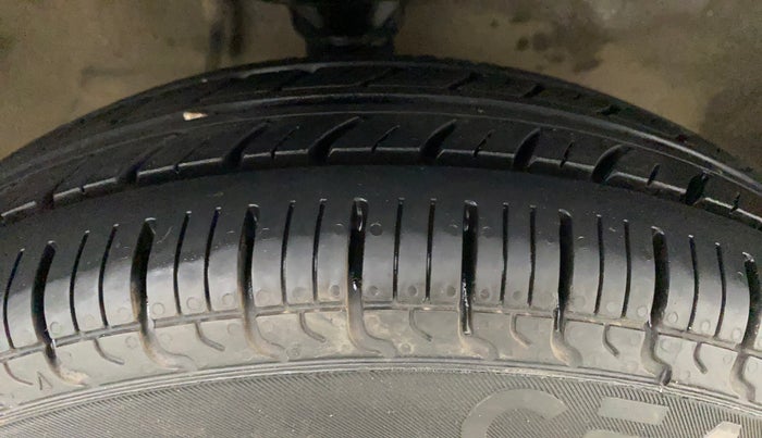 2017 Maruti Alto 800 LXI CNG, CNG, Manual, 68,031 km, Right Front Tyre Tread