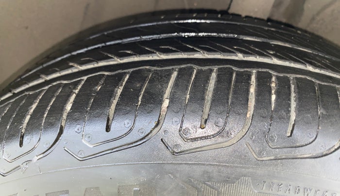 2023 Tata ALTROZ XZ PLUS SUNROOF CNG, CNG, Manual, 37,727 km, Right Front Tyre Tread