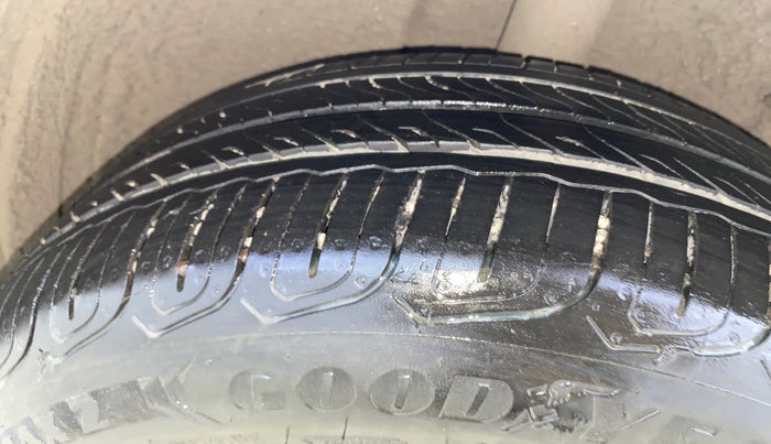 2023 Tata ALTROZ XZ PLUS SUNROOF CNG, CNG, Manual, 37,727 km, Right Rear Tyre Tread