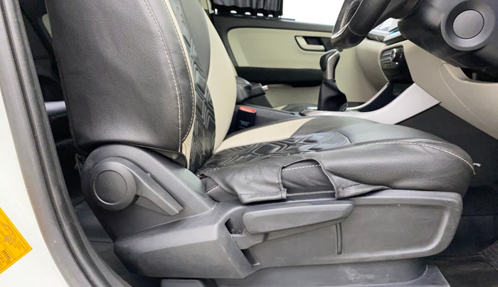 2023 Tata ALTROZ XZ PLUS SUNROOF CNG, CNG, Manual, 37,727 km, Driver Side Adjustment Panel