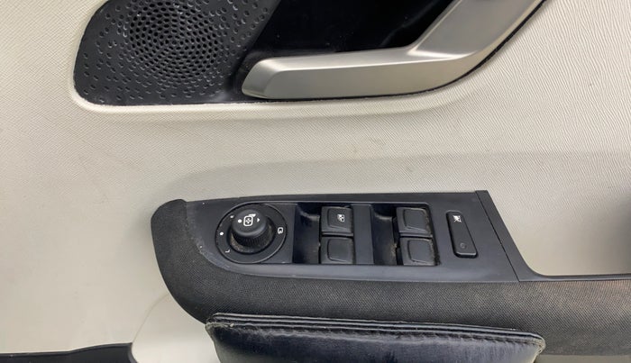 2023 Tata ALTROZ XZ PLUS SUNROOF CNG, CNG, Manual, 37,727 km, Driver Side Door Panels Control