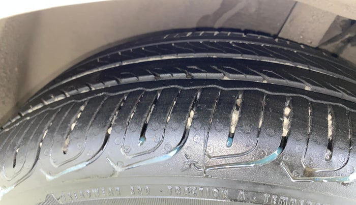 2023 Tata ALTROZ XZ PLUS SUNROOF CNG, CNG, Manual, 37,727 km, Left Front Tyre Tread