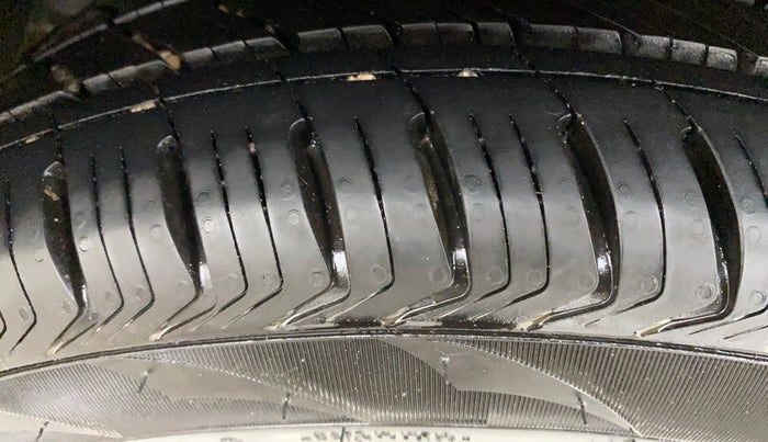 2017 Hyundai Elite i20 ASTA 1.2 DUAL TONE, Petrol, Manual, 94,608 km, Right Rear Tyre Tread