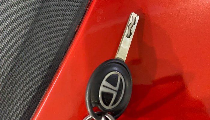 2020 Tata Tiago XE PETROL, Petrol, Manual, 50,986 km, Key Close Up