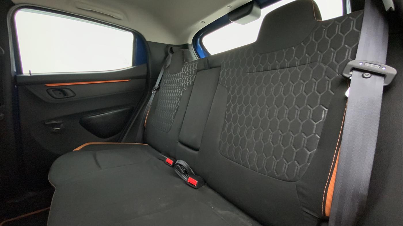 2018 Renault Kwid CLIMBER 1.0 AT, Petrol, Automatic, 8,931 km, Right Side Rear Door Cabin