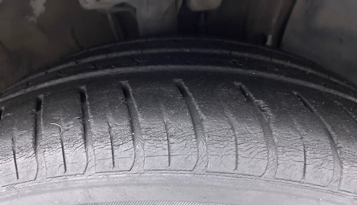 2018 Hyundai New Elantra 2.0 SX(O) AT PETROL, Petrol, Automatic, 44,123 km, Right Front Tyre Tread