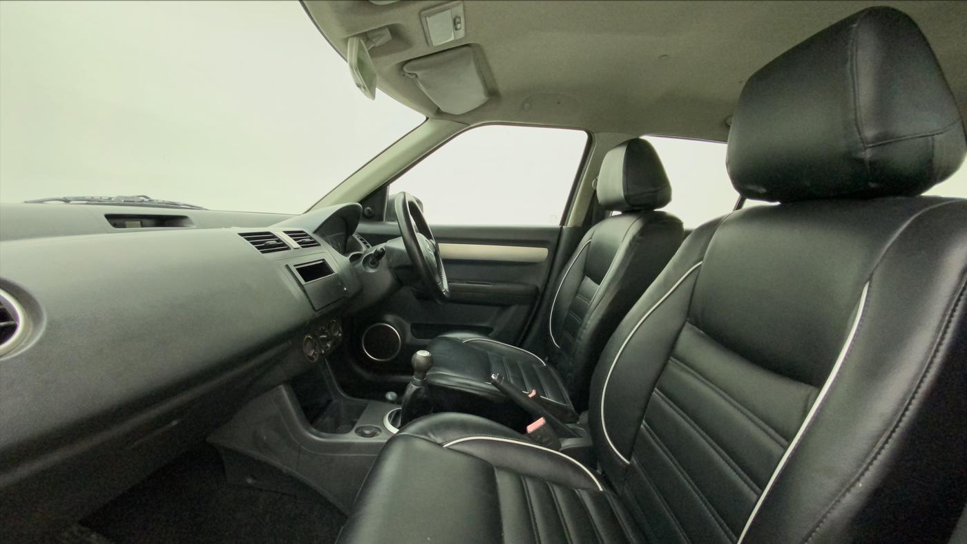 2011 Maruti Swift VXI, Petrol, Manual, 29,166 km, Right Side Front Door Cabin