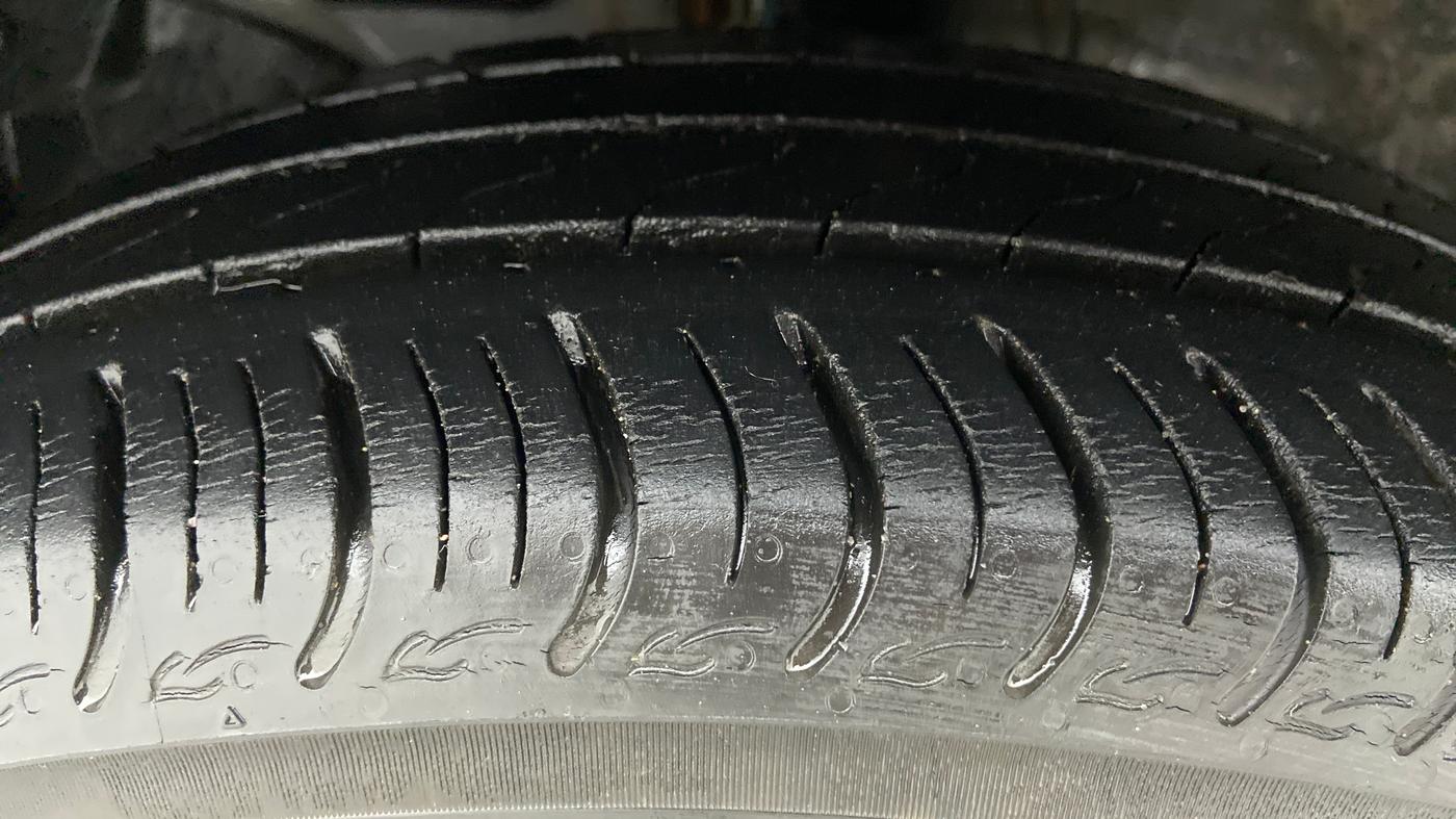 2018 Honda Amaze 1.2 V CVT I VTEC, Petrol, Automatic, 12,503 km, Left Front Tyre Tread