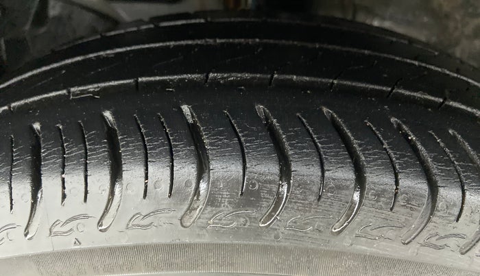 2018 Honda Amaze 1.2 V CVT I VTEC, Petrol, Automatic, 12,503 km, Left Front Tyre Tread