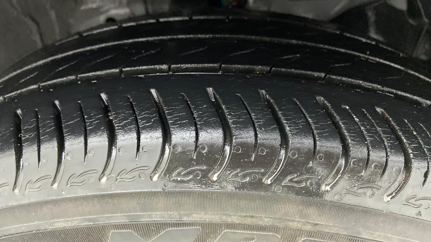 2018 Honda Amaze 1.2 V CVT I VTEC, Petrol, Automatic, 12,503 km, Right Front Tyre Tread