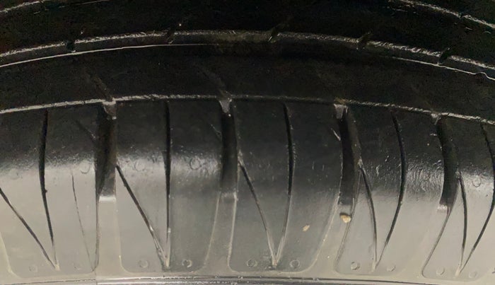 2021 KIA SONET HTK PLUS 1.0 IMT, Petrol, Manual, 27,095 km, Left Front Tyre Tread