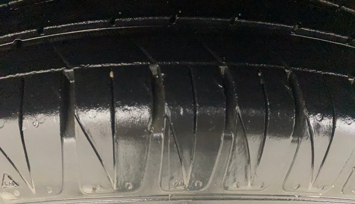 2021 KIA SONET HTK PLUS 1.0 IMT, Petrol, Manual, 27,095 km, Right Rear Tyre Tread