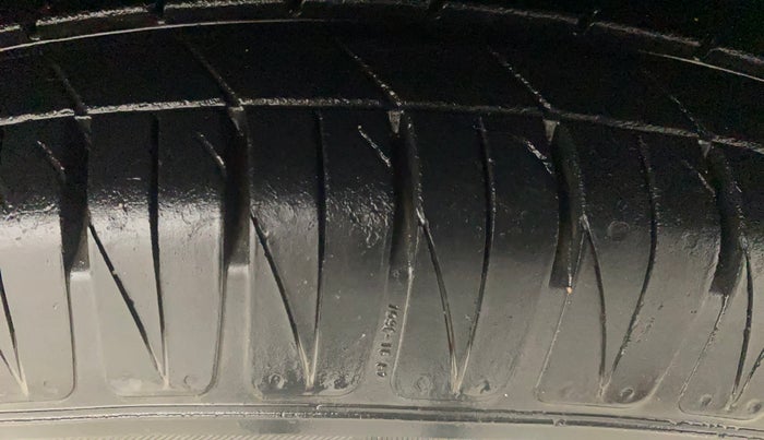 2021 KIA SONET HTK PLUS 1.0 IMT, Petrol, Manual, 27,095 km, Right Front Tyre Tread