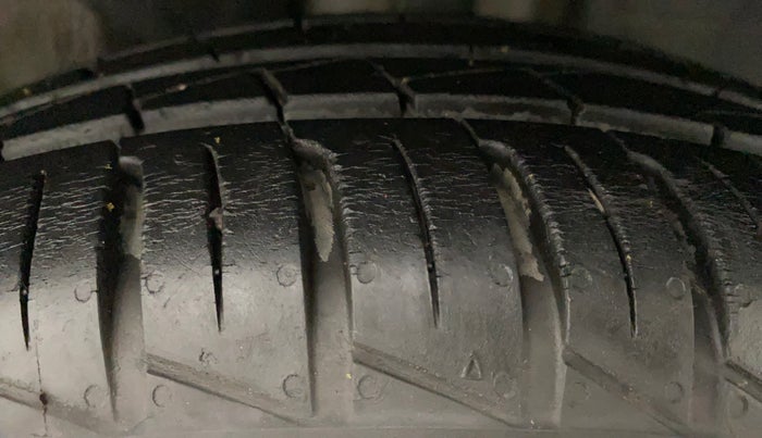 2021 Renault Kwid RXT 1.0 AMT (O), Petrol, Automatic, 6,725 km, Right Front Tyre Tread