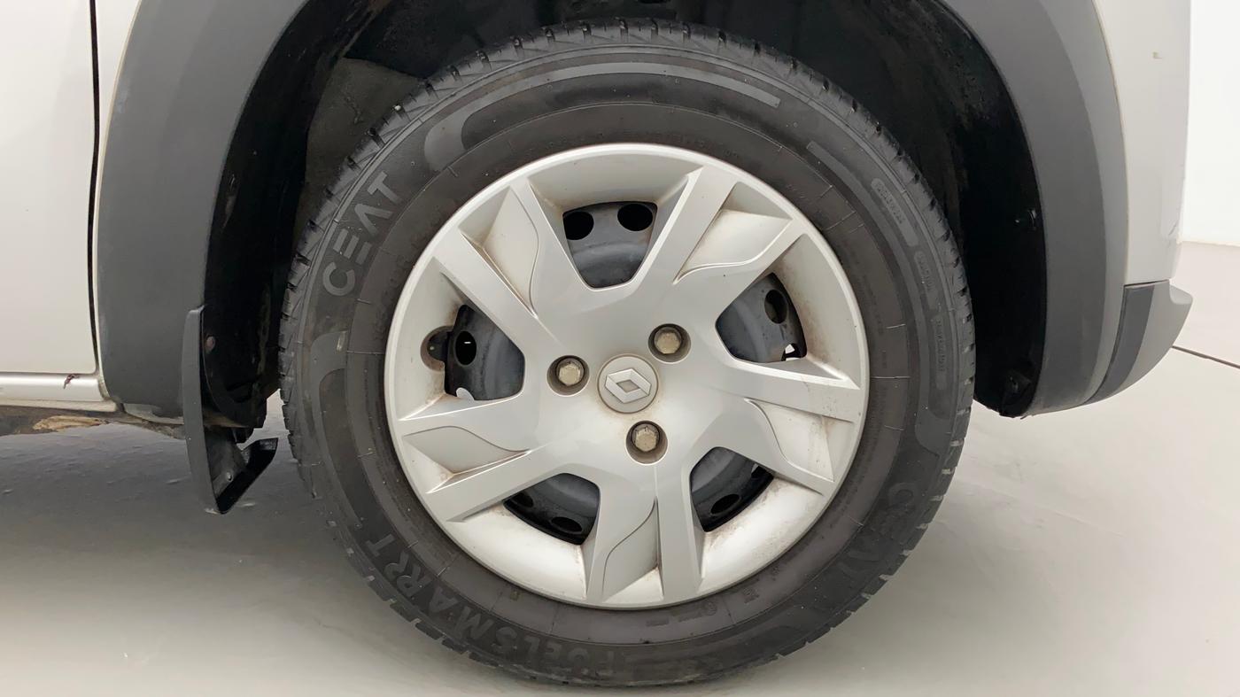 2021 Renault Kwid RXT 1.0 AMT (O), Petrol, Automatic, 6,725 km, Right Front Wheel