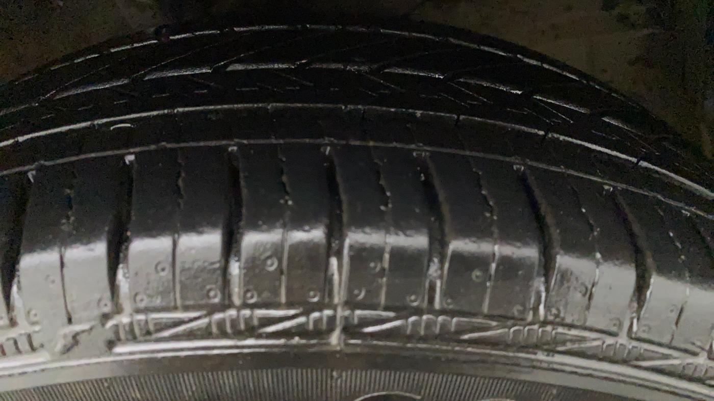 2015 Honda Amaze 1.2L I-VTEC S, Petrol, Manual, 83,402 km, Left Front Tyre Tread