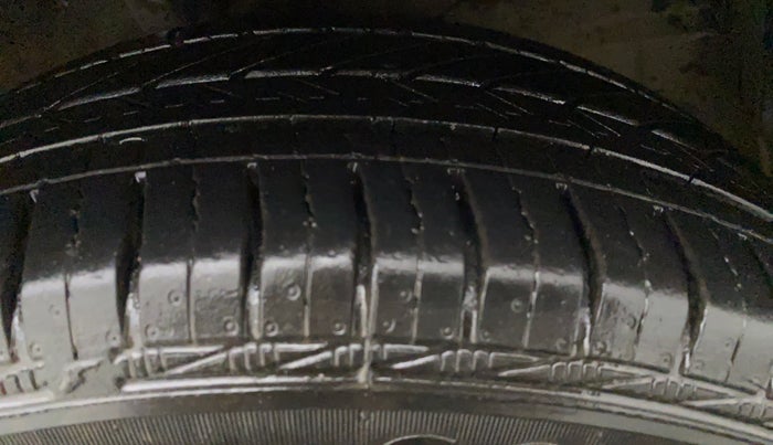 2015 Honda Amaze 1.2L I-VTEC S, Petrol, Manual, 83,402 km, Left Front Tyre Tread