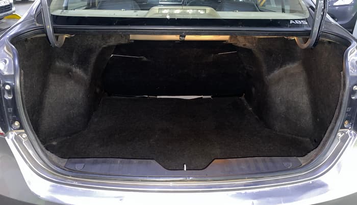 2015 Maruti Ciaz ZXI, Petrol, Manual, 66,814 km, Boot Inside