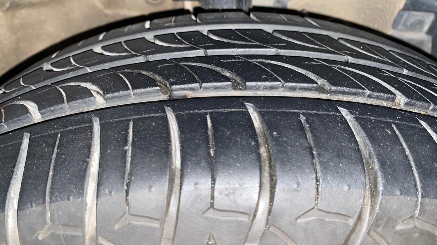 2015 Maruti Ciaz ZXI, Petrol, Manual, 66,711 km, Right Front Tyre Tread