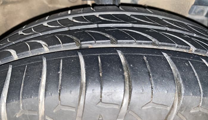 2015 Maruti Ciaz ZXI, Petrol, Manual, 66,814 km, Right Front Tyre Tread