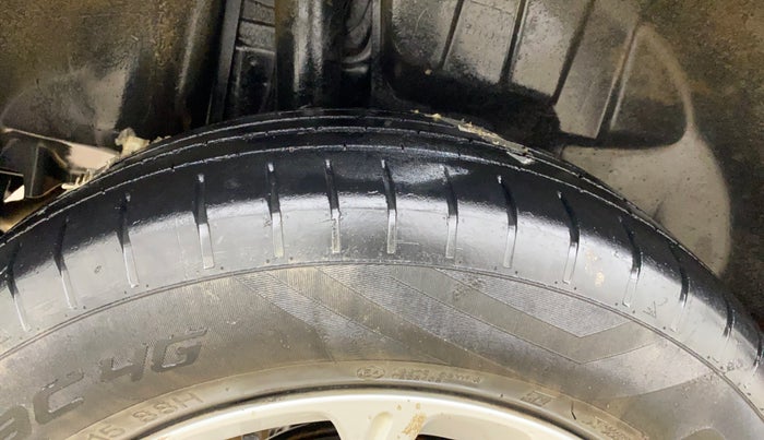 2018 Maruti Swift ZXI AMT, Petrol, Automatic, 41,491 km, Right Rear Tyre Tread