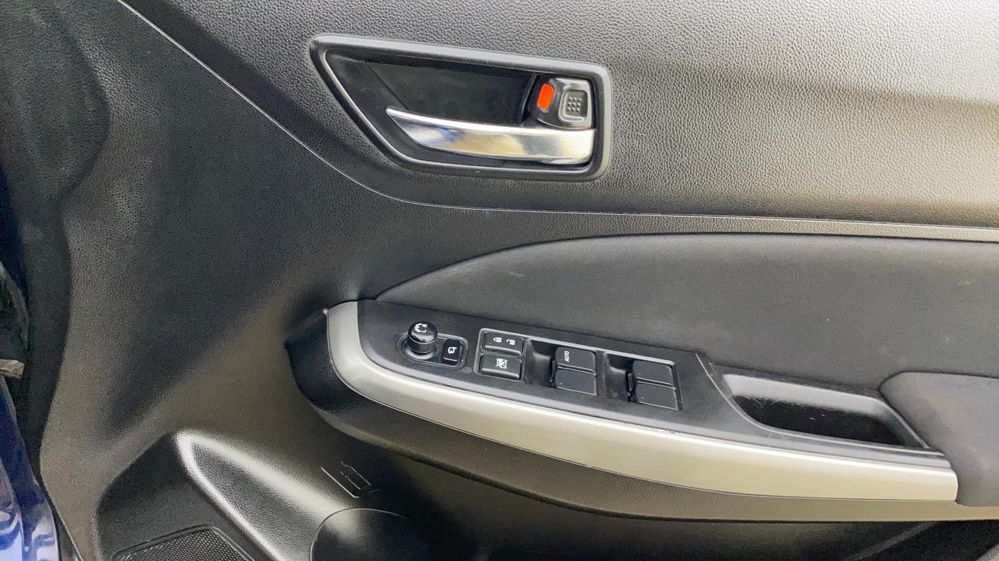 2018 Maruti Swift ZXI AMT, Petrol, Automatic, 41,491 km, Driver Side Door Panels Control