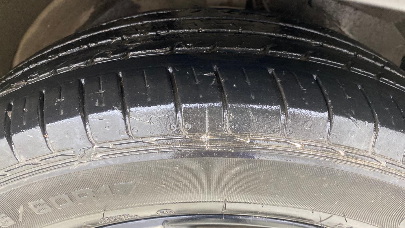 2020 MG HECTOR PLUS SHARP 1.5 PETROL TURBO DCT 6-STR, Petrol, Automatic, 82,467 km, Right Front Tyre Tread