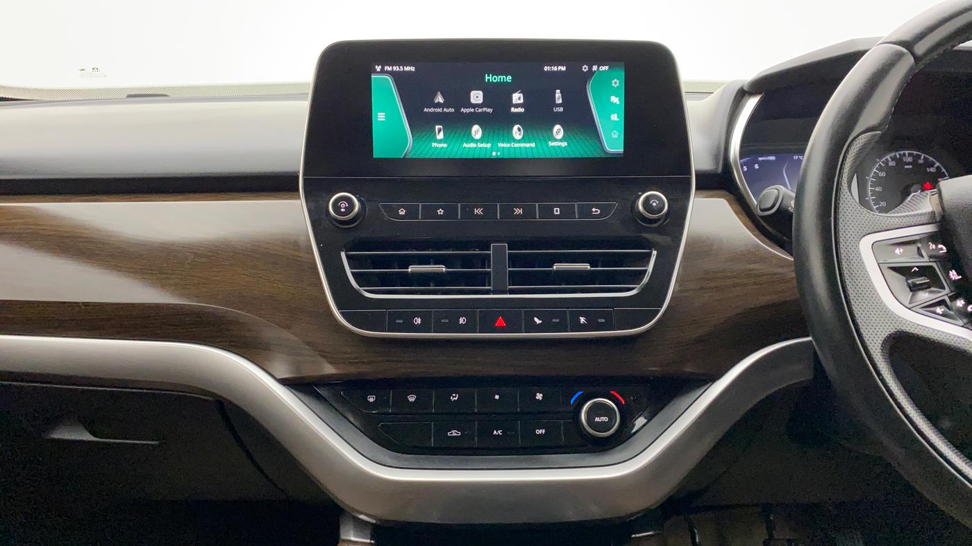 2019 Tata Harrier XZ 2.0L Kryotec, Diesel, Manual, 22,363 km, Centre Console