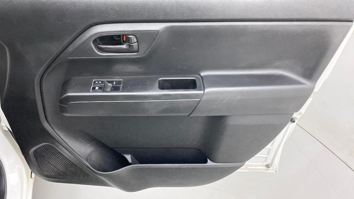 2021 Maruti New Wagon-R LXI 1.0, Petrol, Manual, 42,753 km, Driver Side Door Panels Control